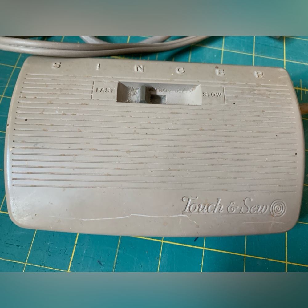 Singer Sewing Machine Foot Pedal from Singer Golden Touch and Sew 640